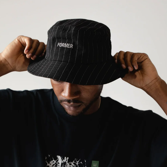 FORMER フォーマー PIN BUCKET HAT BLACK PIN